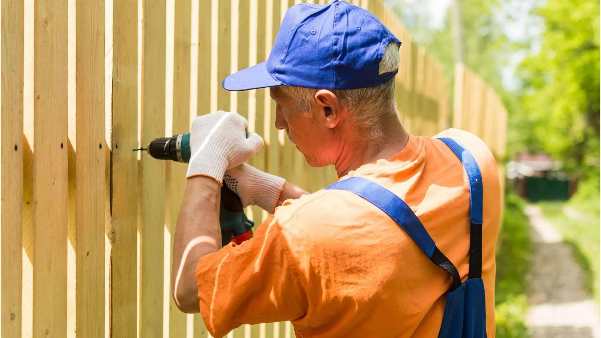 Simple fence care choices that prevent bigger problems later